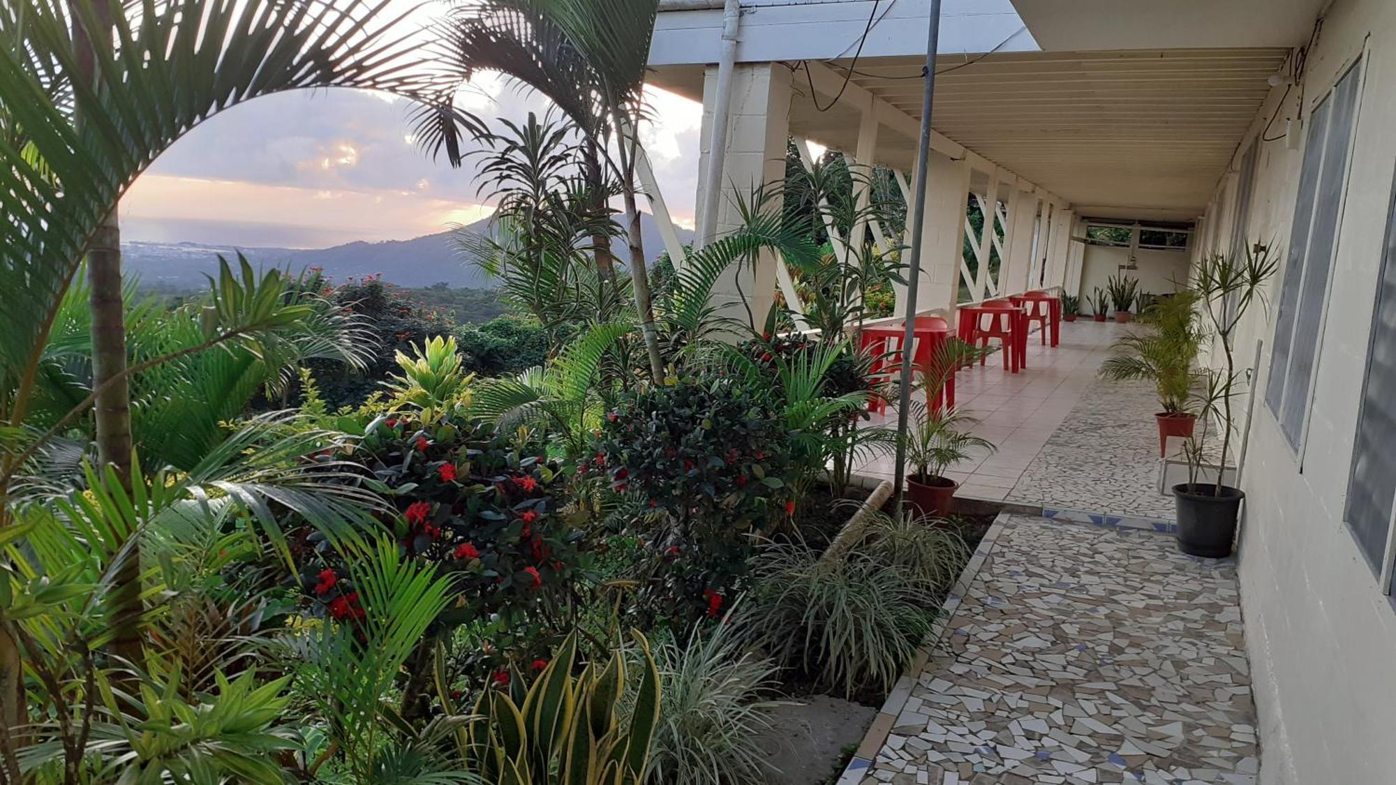 Dave Parker Eco Lodge Hotel Απία Εξωτερικό φωτογραφία
